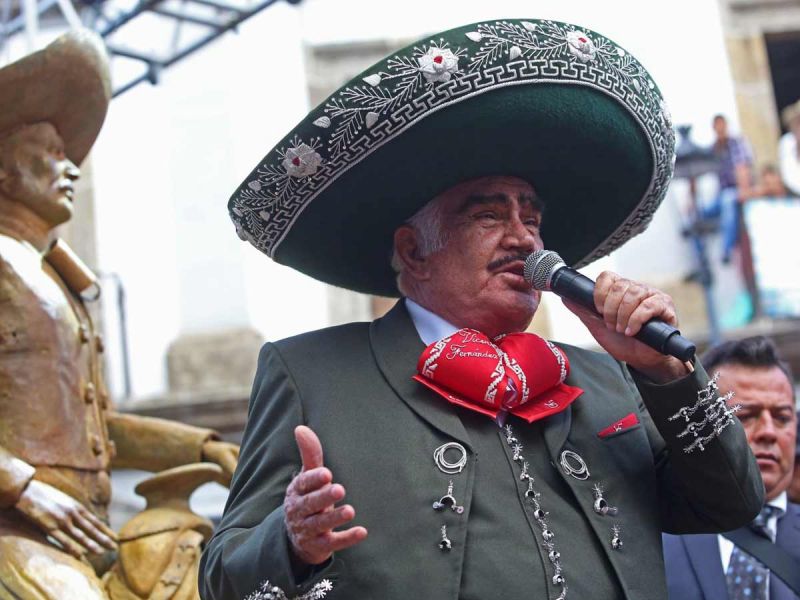 Vicente Fernández podría ir al quirófano