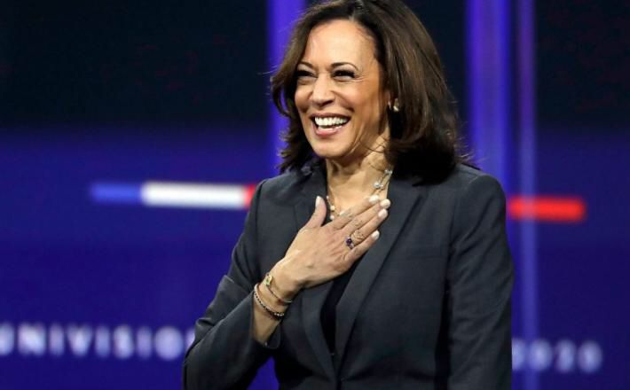 risa kamala harris afganistán