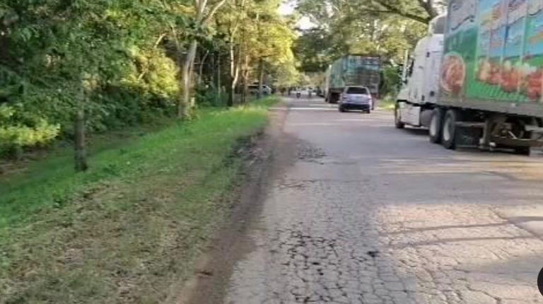 derrumbe en carretera de occidente en Honduras