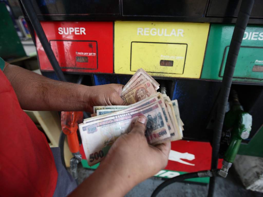 precio de combustibles lunes