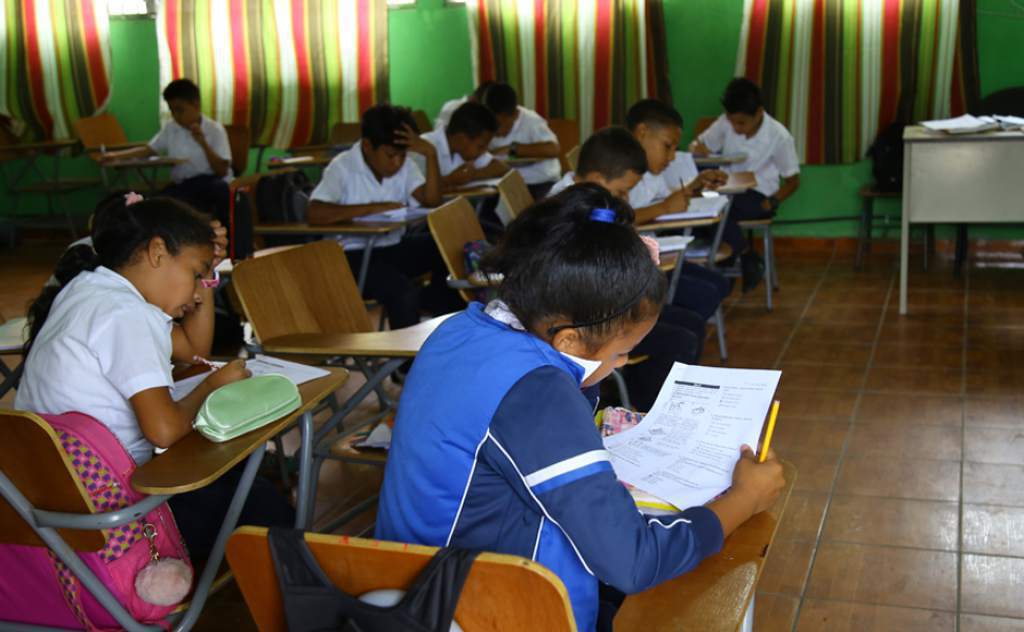 Escuelas planean retorno a clases