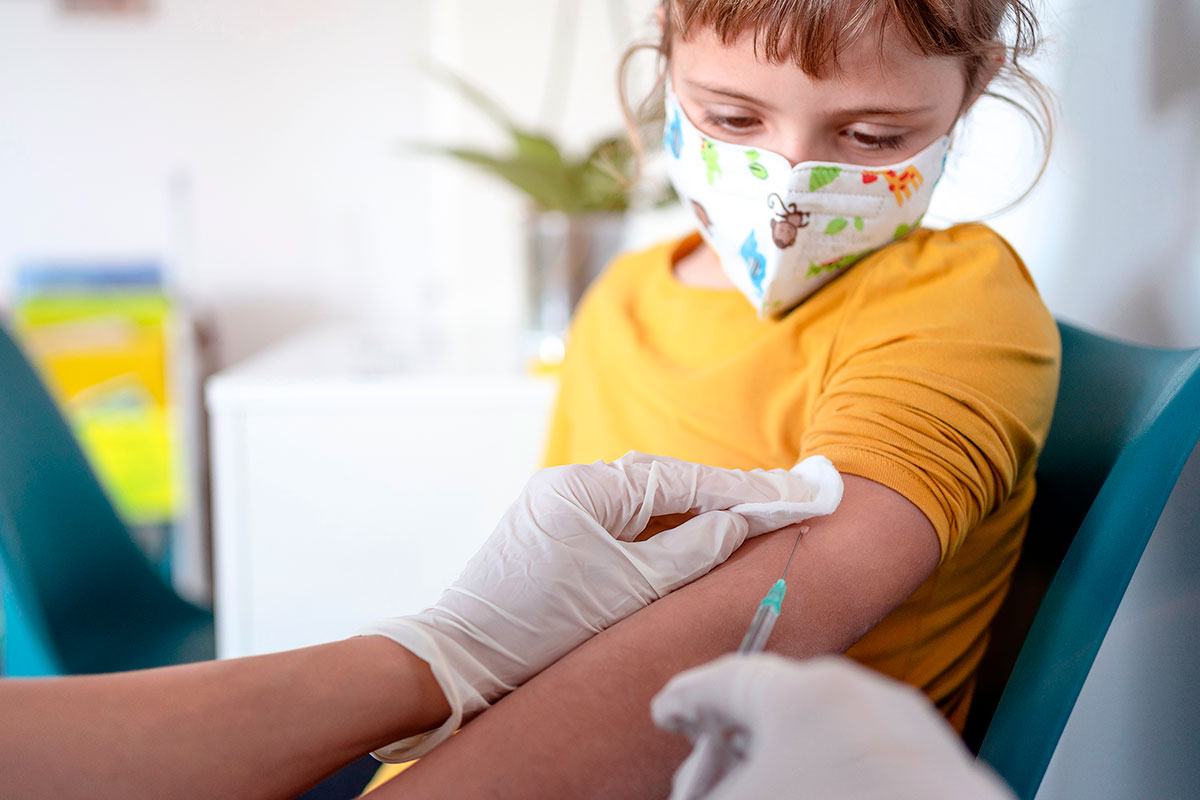 Los médicos siguen dando recomendaciones para cuidar a los menores de edad.