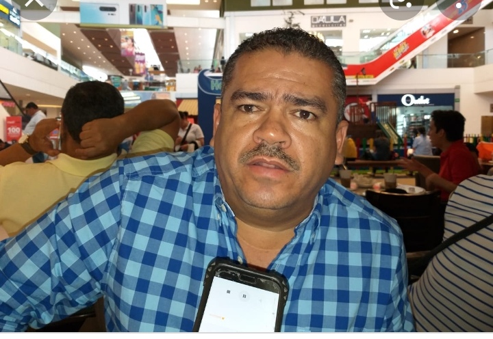 Gobernador de Yoro da bono
