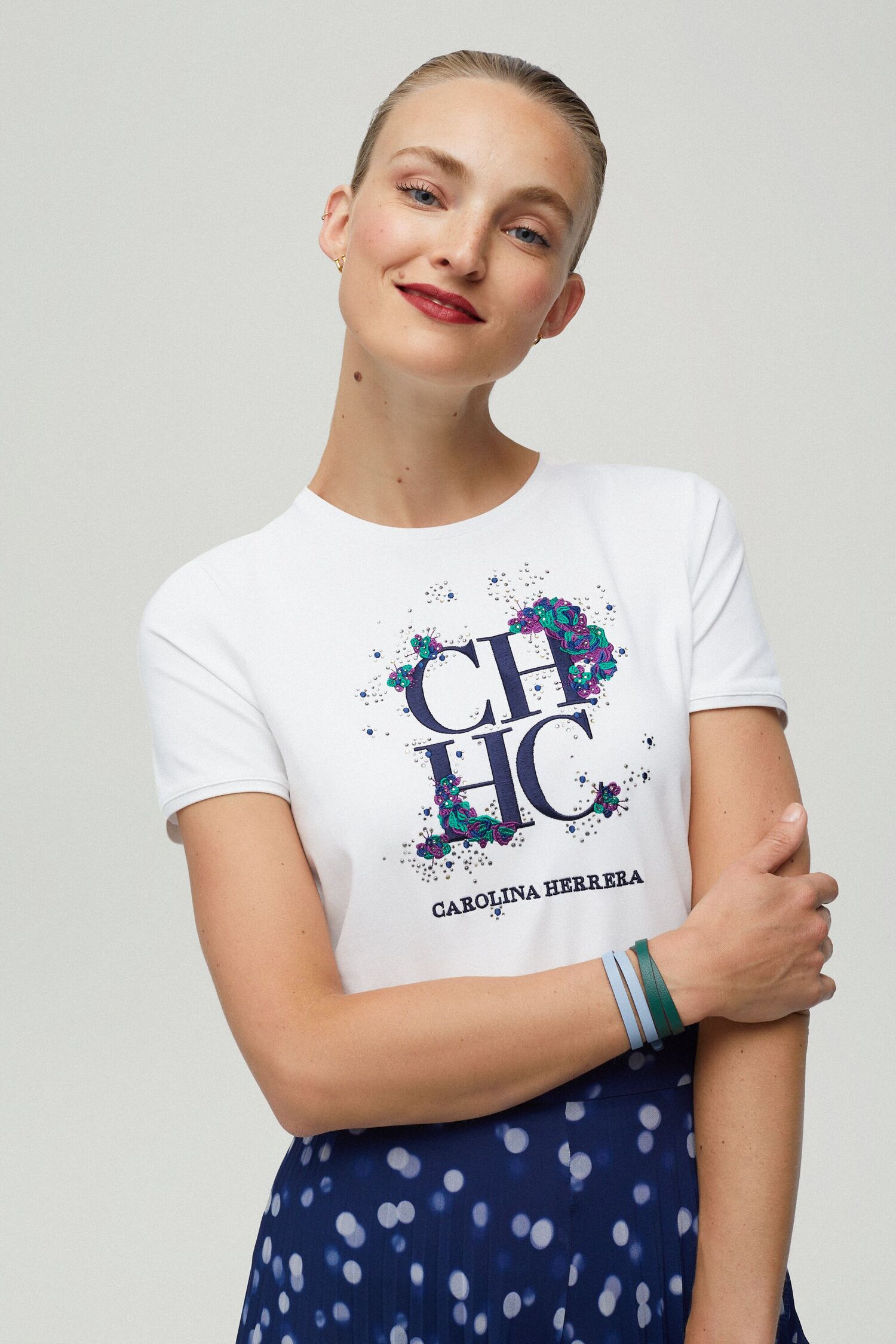 Carolina Herrera llama a vestirse de acuerdo a la edad, pero con estilo.