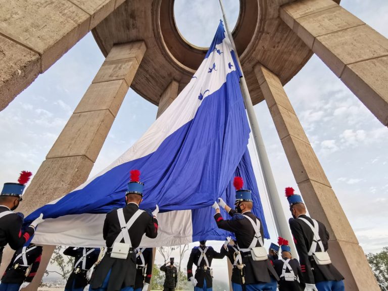 Inauguran fiestas patrias en Tegucigalpa