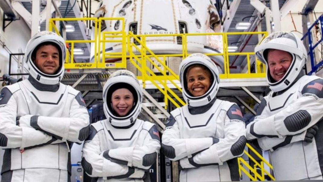 SpaceX primer vuelo turistas