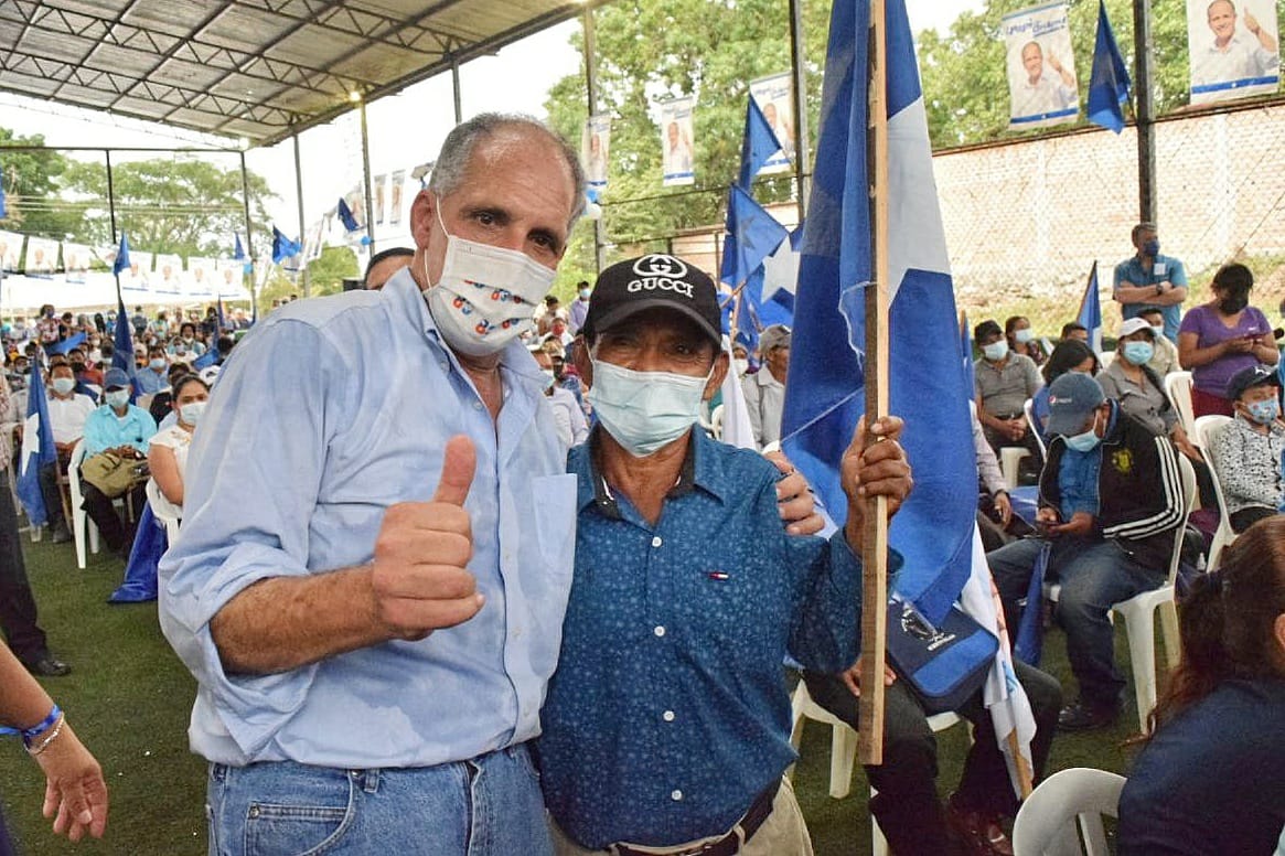 Propaganda candidato Nasry Asfura 