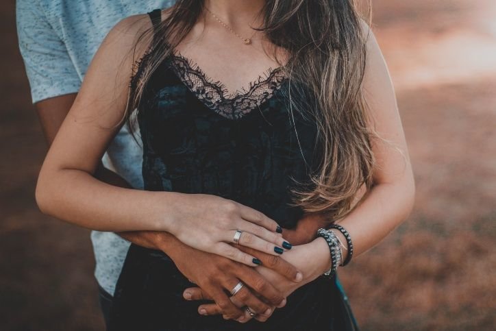 ¿Por qué a las mujeres les gustan los hombres mayores?
