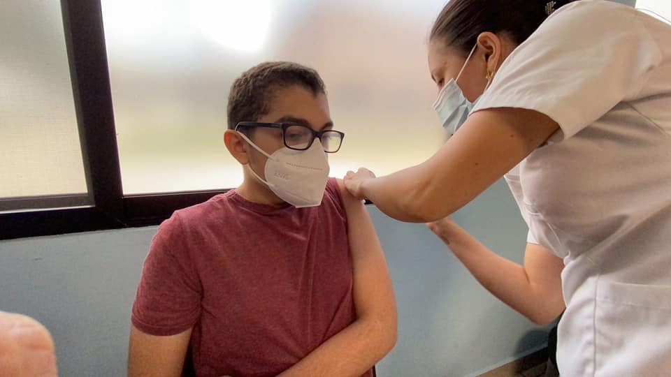 La vacunación esta activa para personas mayores de los 12 años.