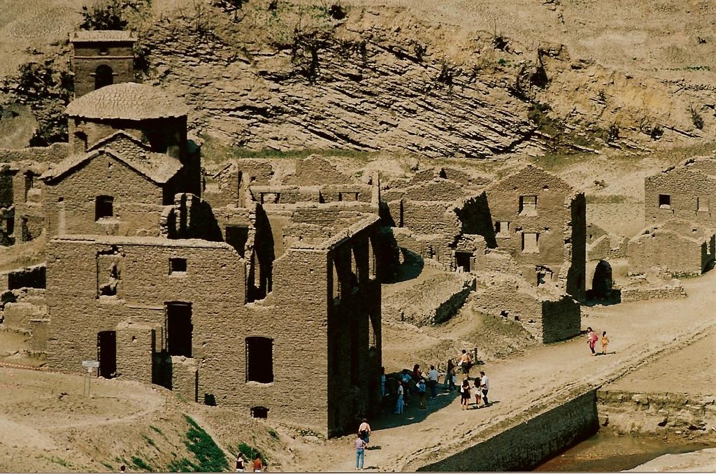 Fabbriche pueblo italiano fantasma reaparece