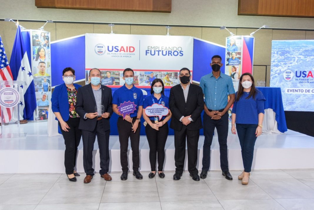 reconocimientos a Diunsa, USAID entrega reconocimientos, USAID genera empleos para jóvenes, Cooperación con Diunsa no permite migración irregular, oportunidades para empleo en jóvenes,
