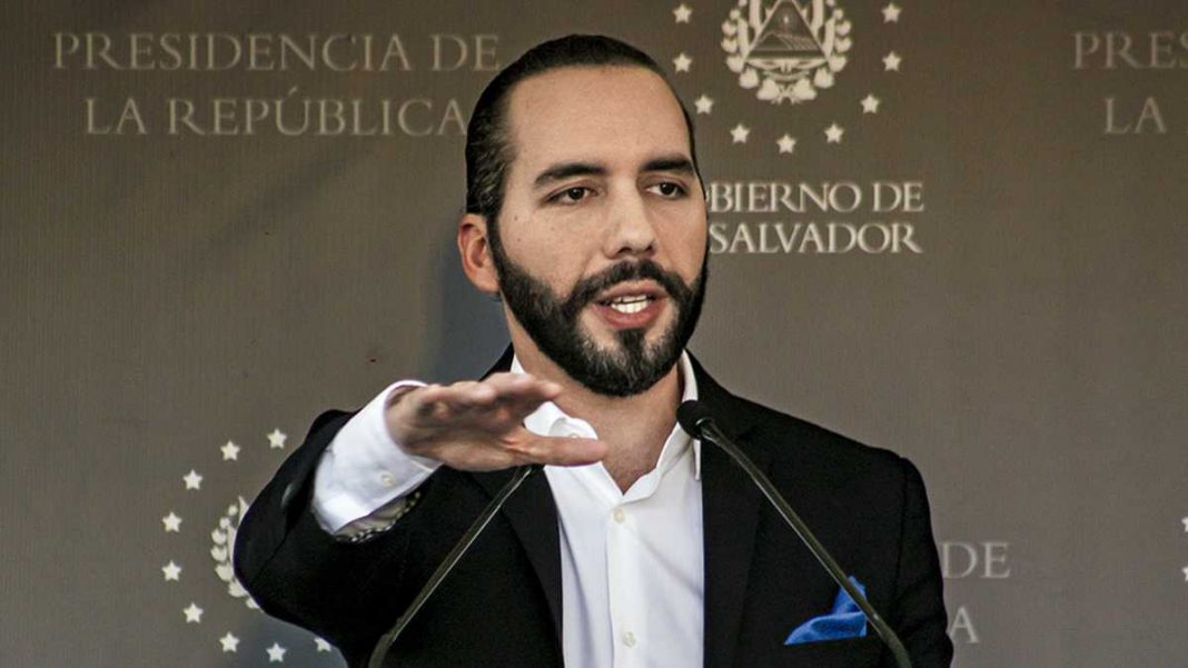 Vacunación a turistas en el salvador