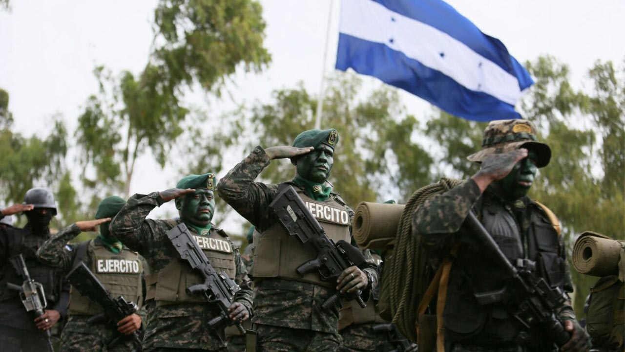 En los casos registrados, los militares usan su uniforme para grabar sus vídeos, algo que rechaza la institución.