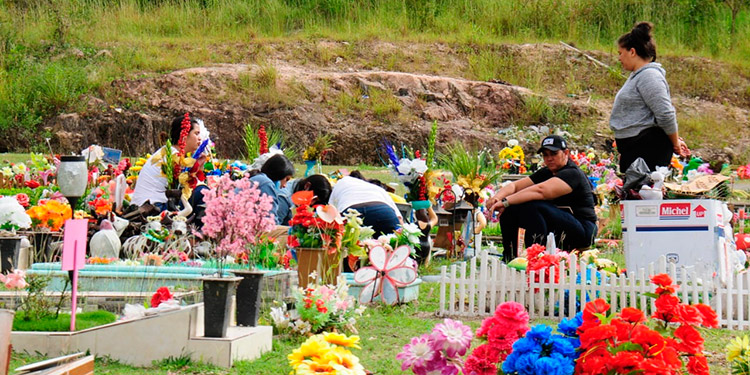 Día de Difuntos visitas en cementerios