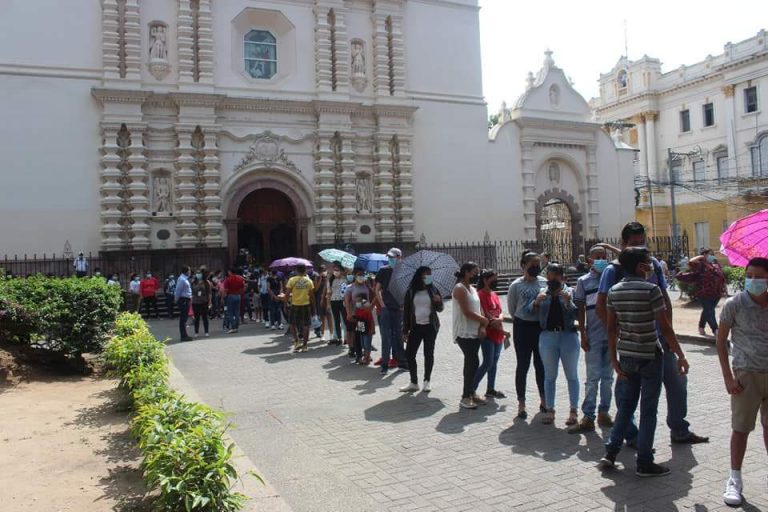 vacunación en el Parque Central Tegucigalpa