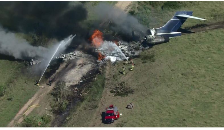 Avión se estrella en Houston