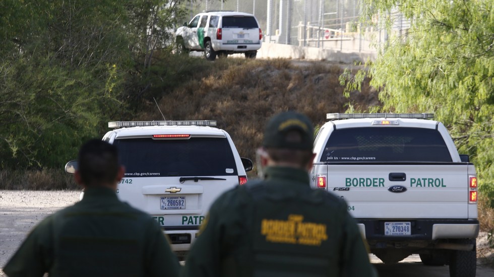 Despiden a agentes fronterizos