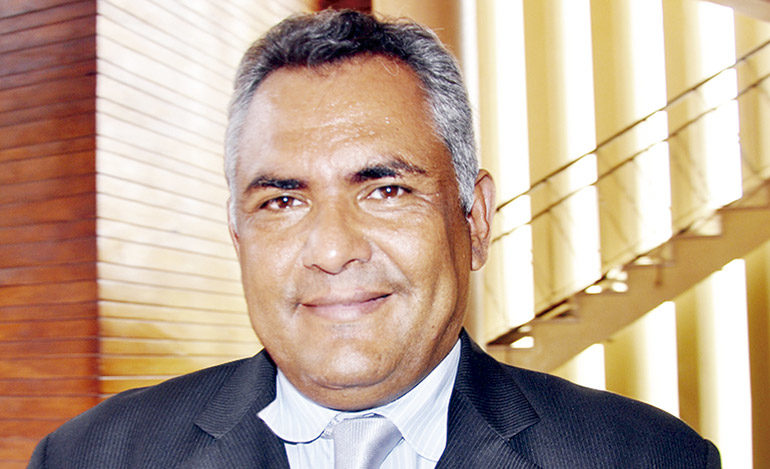 Trayendo cadáver muere familiar