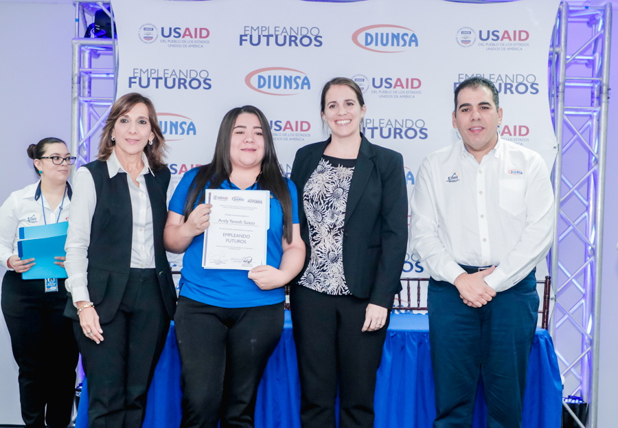 reconocimientos a Diunsa, USAID entrega reconocimientos, USAID genera empleos para jóvenes, Cooperación con Diunsa no permite migración irregular, oportunidades para empleo en jóvenes,