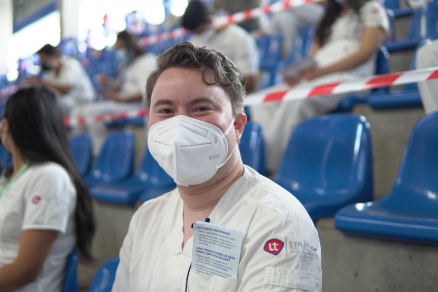 El personal sanitario será el primero en recibir las vacunas contra la COVID-19.