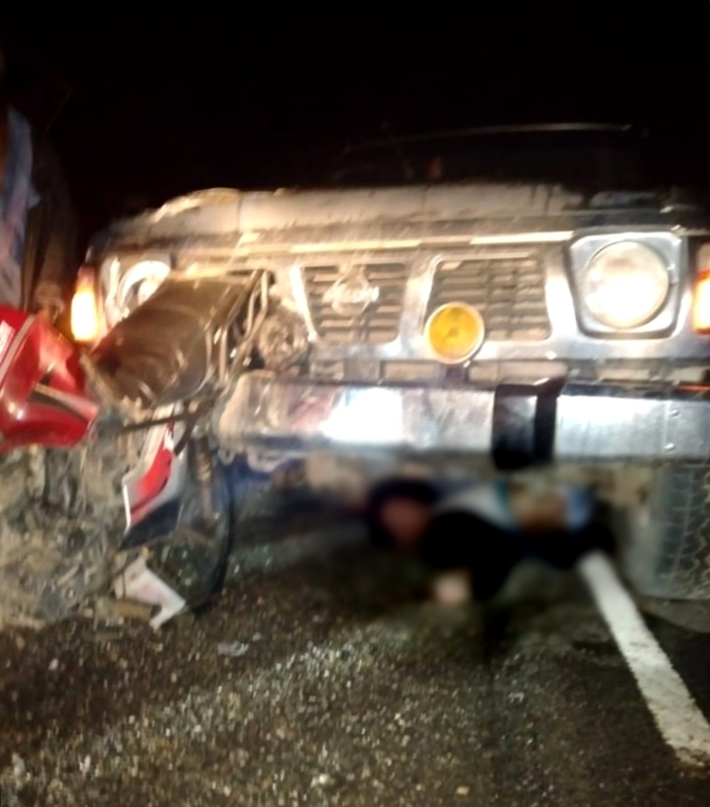 El hombre quedó debajo del vehículo y falleció.