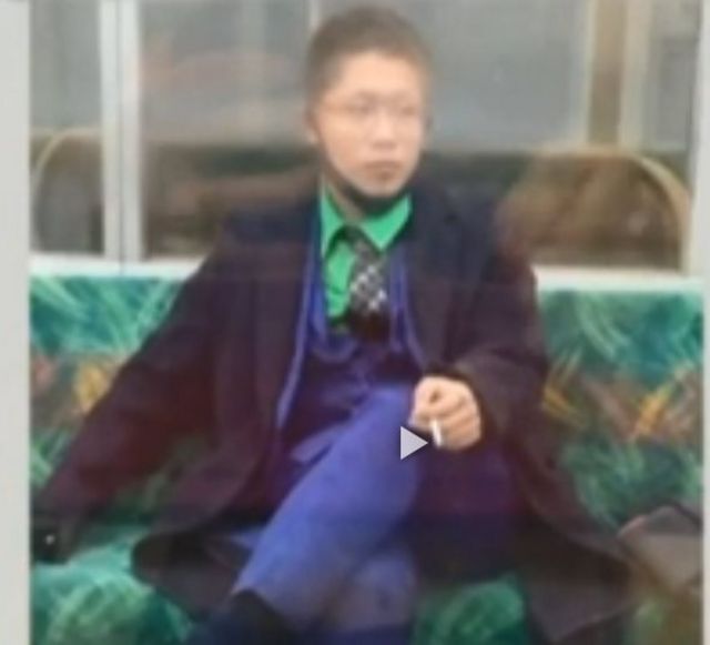 Disfrazado de Joker apuñala personas Japón