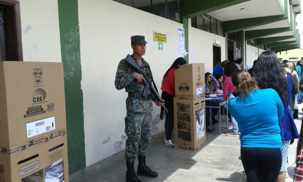 Los centros de votación contarán con la presencia de las FFAA, quienes afirman que velarán por la seguridad.