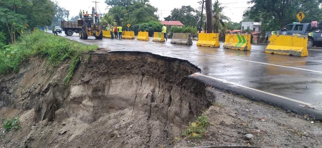 se cae carretera bulevar del Norte