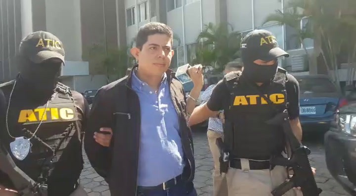 Fernando José Suárez Caso Pandora