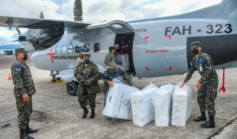 Traslado de material electoral La Mosquitia