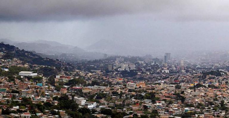 Pronostican día lluvioso en la zona norte y occidente de Honduras