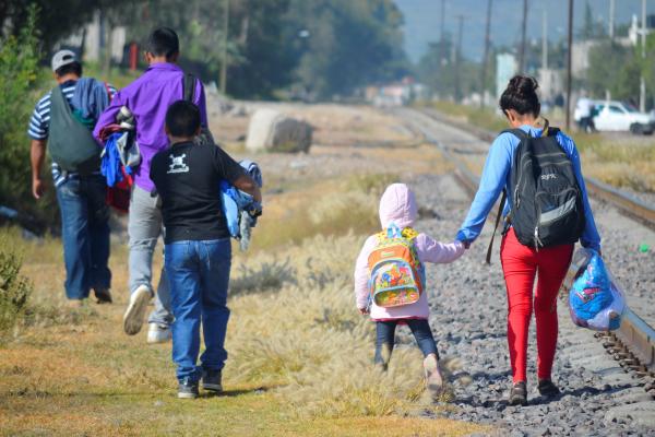 Muere niño hondureño tras cruzar frontera