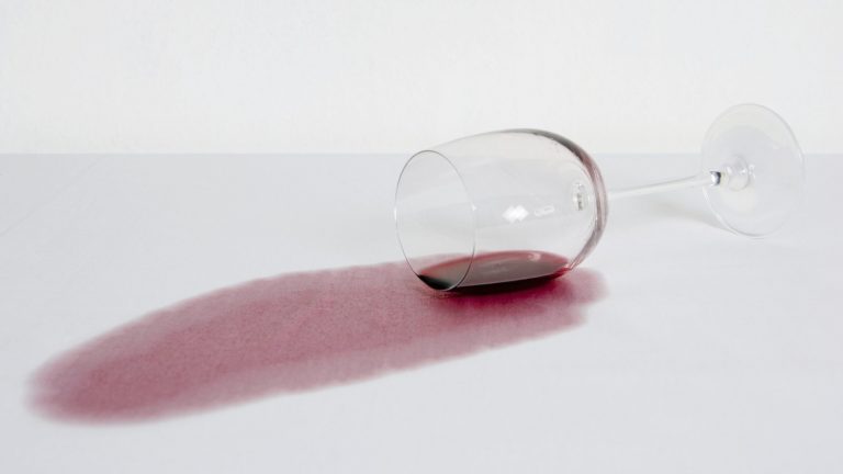 Eliminar manchas de vino tinto