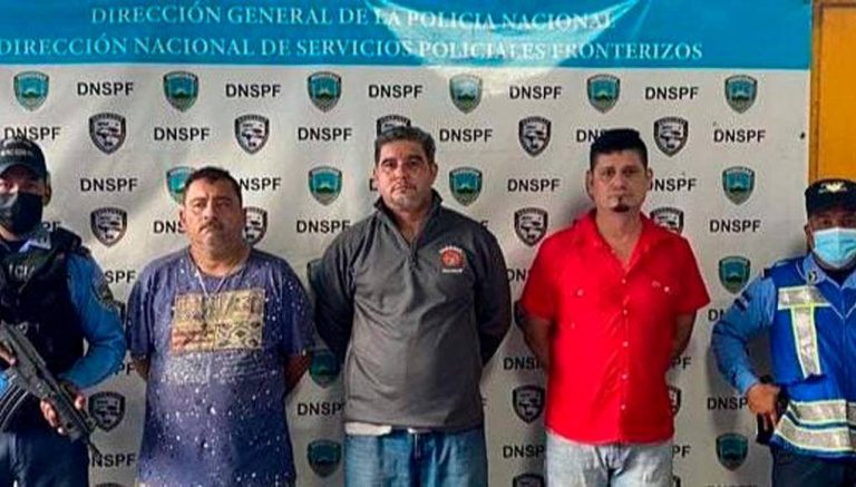 coyotes con nicaragüenses en puerto cortés