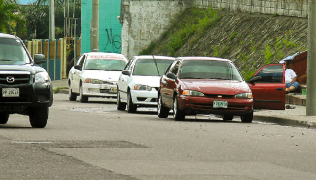 intentan secuestran joven en taxi