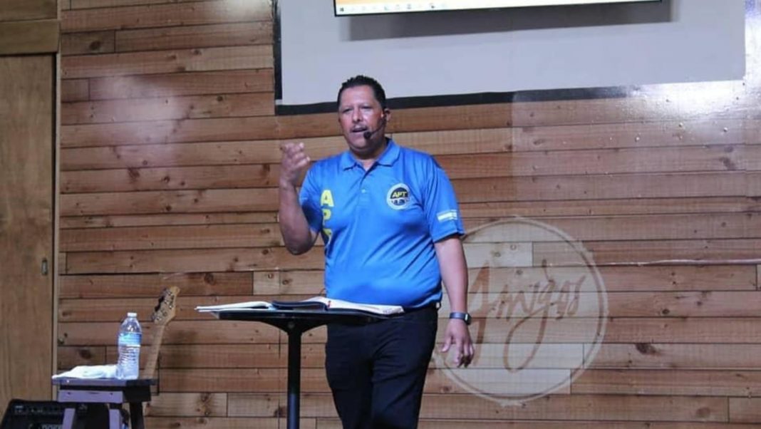 Pastor perdón a políticos