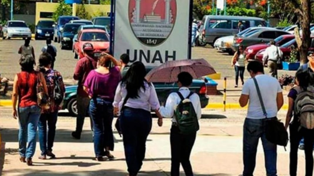 Clases semipresenciales en UNAH-VS