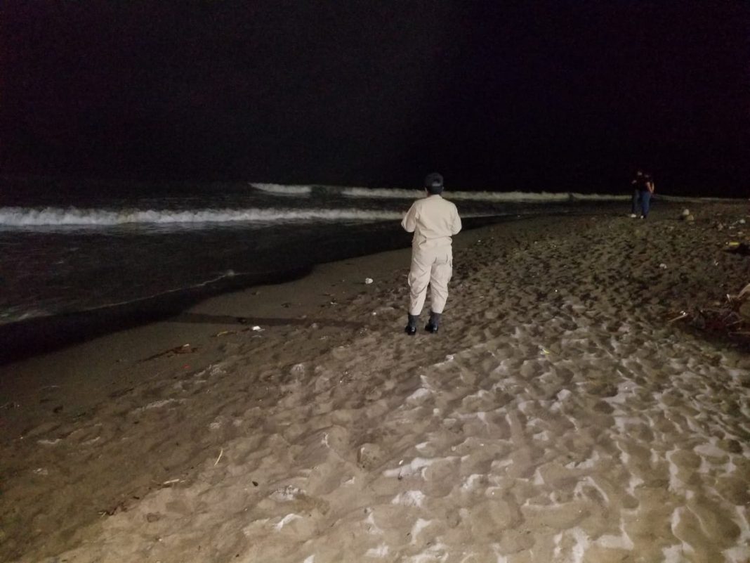 mar se aleja en La Ceiba