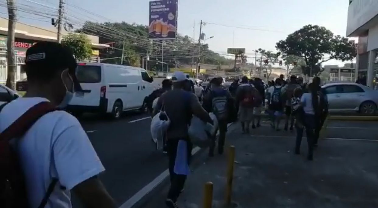La mayoría de integrantes señalaron que la falta de empleo es lo que les llevó a emprender el viaje.