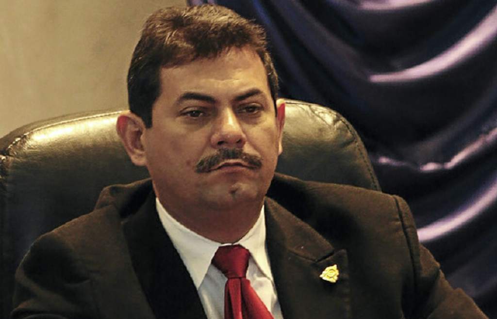 Lara dijo que el único que "conquistó los votos" fue Jorge Cálix, por eso muchos lo apoyaron.