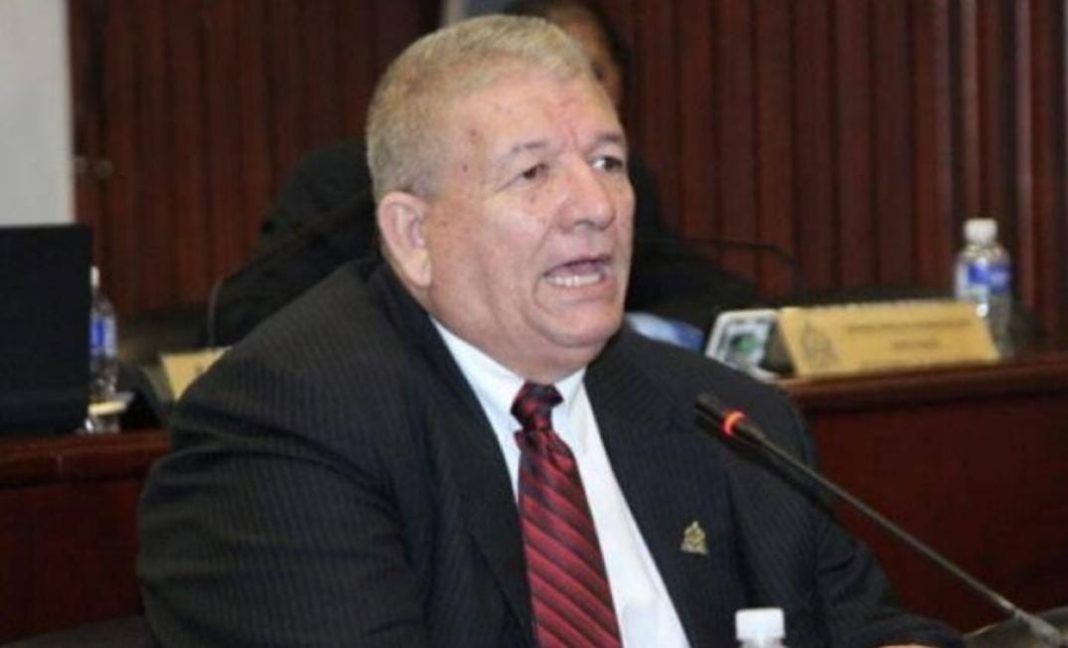 Edgardo Castro apoyo a Xiomara