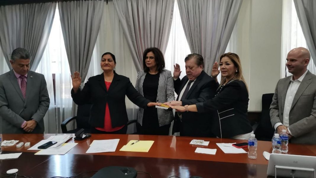 Carlos Montoya como gerente de Hondutel