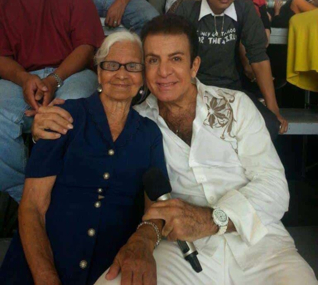 Salvador Nasralla convivió muchos años con "La Abuelita".