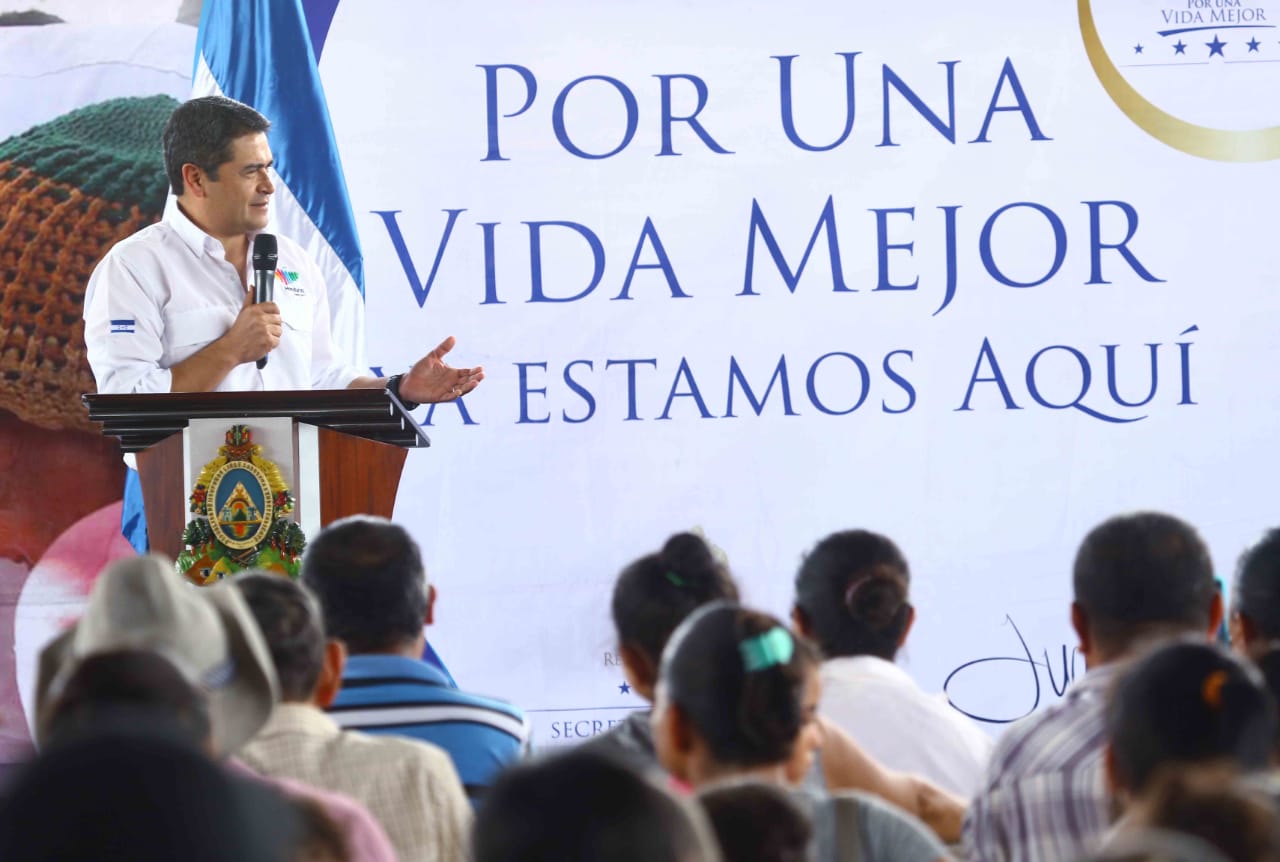 anuncian despido de guias de familia