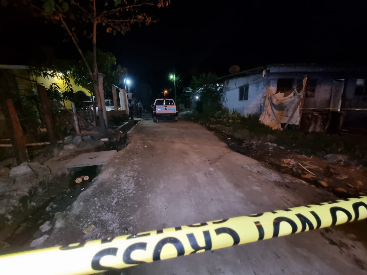 Los vecinos escucharon varias detonaciones de bala.