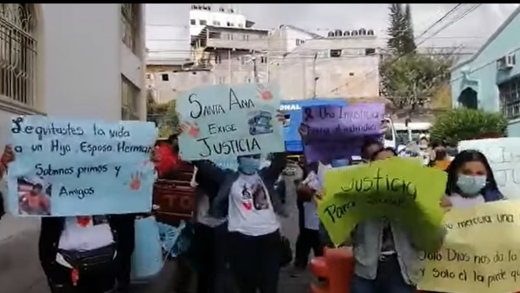 matan ayudante de bus