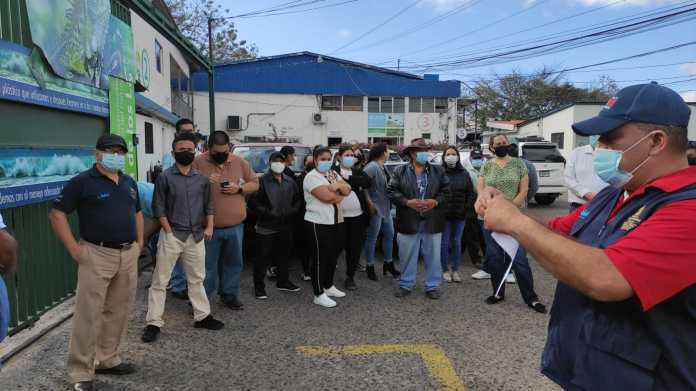 Toma en oficinas de Mi Ambiente