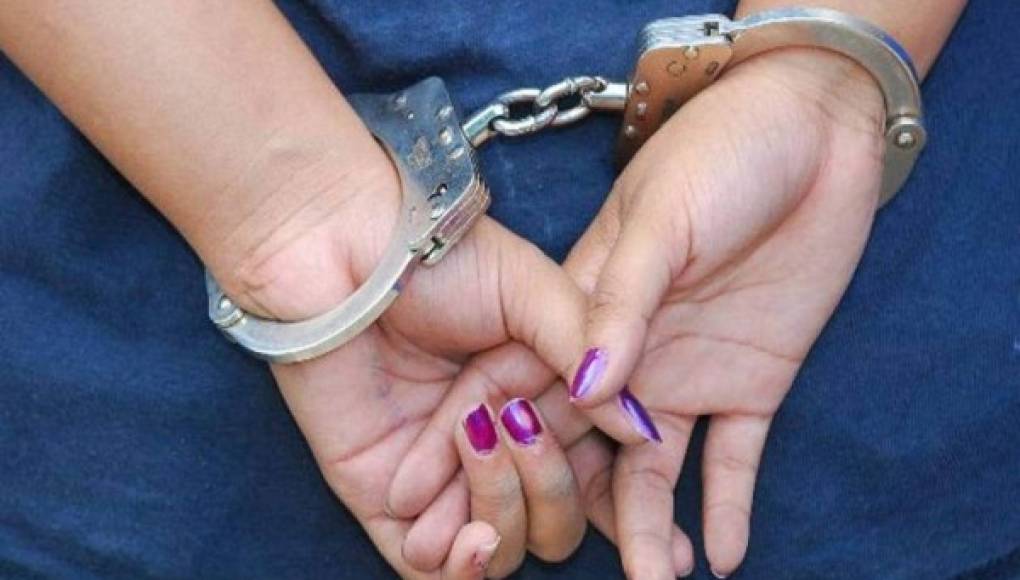 mujer intenta ahorcar a hija en Chamelecón