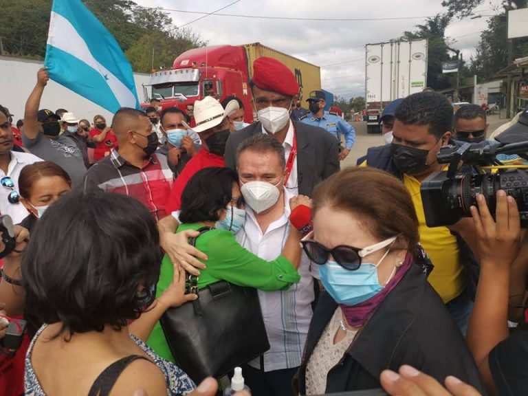 Enrique Flores Lanza regreso a Honduras