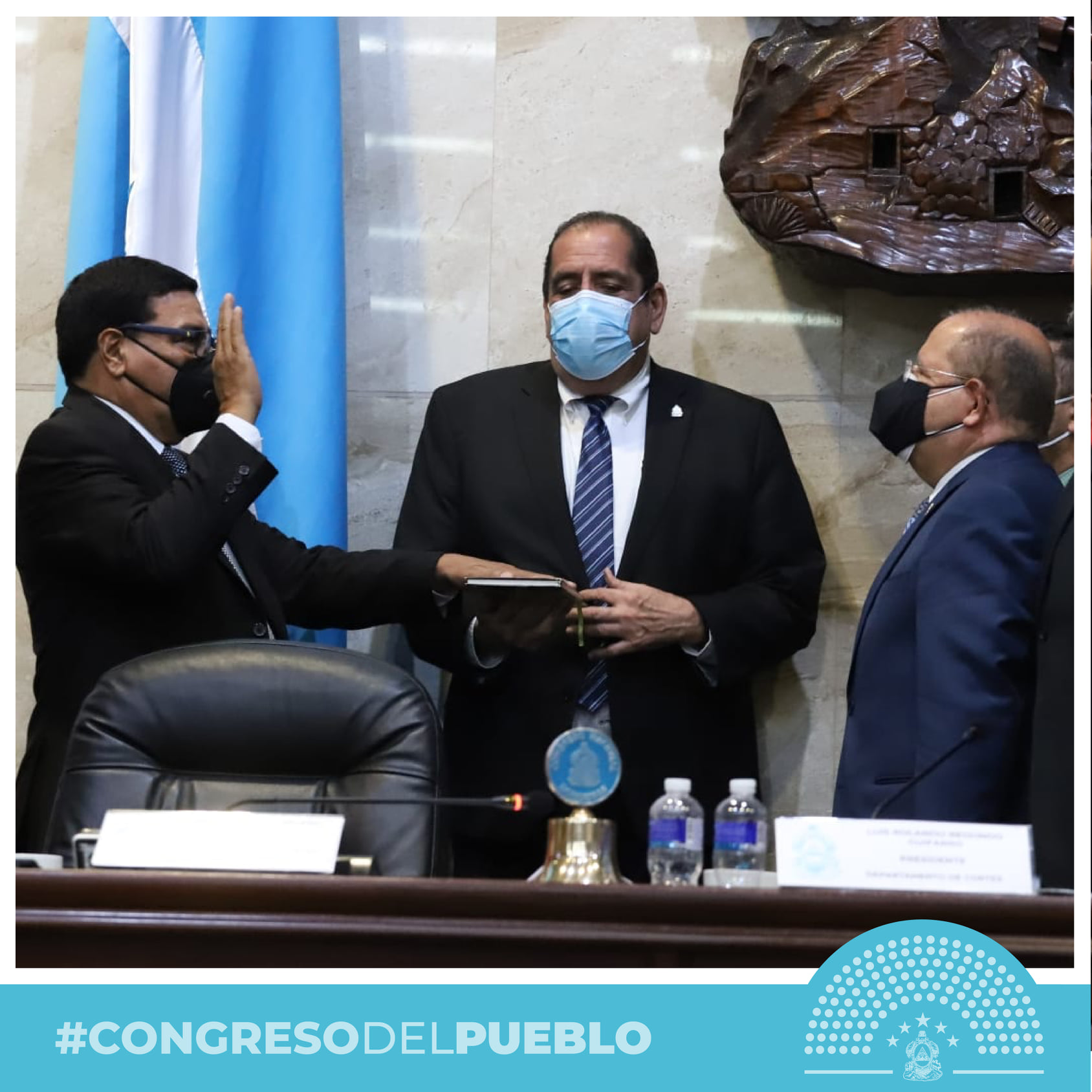 Ayer se juramentó a Julio Navarro como miembro del CNE.